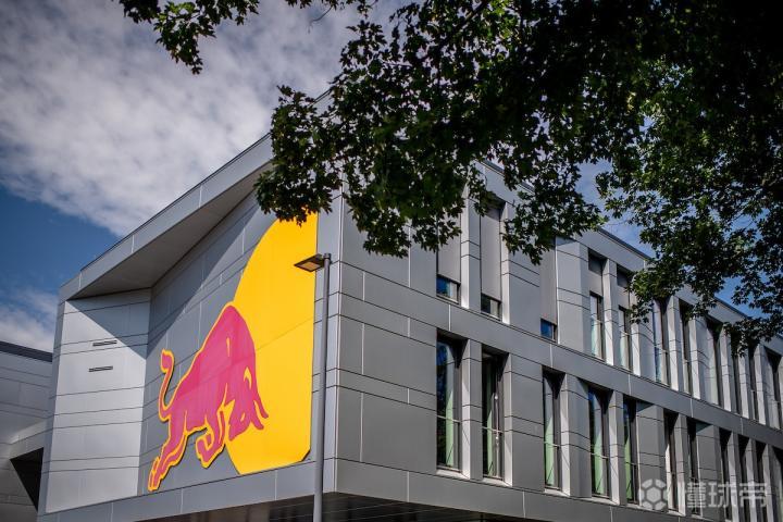 问鼎官网 -转折点莱比锡外线爆发;全明星赛集结日攻防权衡;质疑声仍在;临场指挥获称赞(莱比锡大会战)