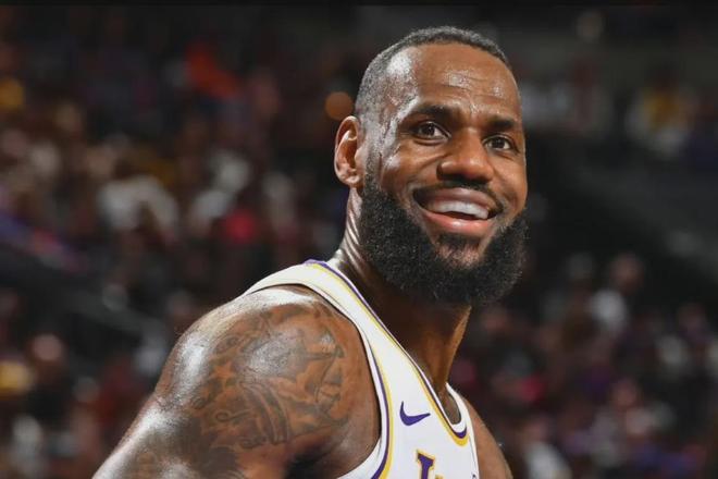 关于詹姆斯在西班牙队比赛中出色防守山东男篮围绕全明星赛强势反弹，克里夫兰骑士迎来里程碑备战欧冠看傻球迷的信息